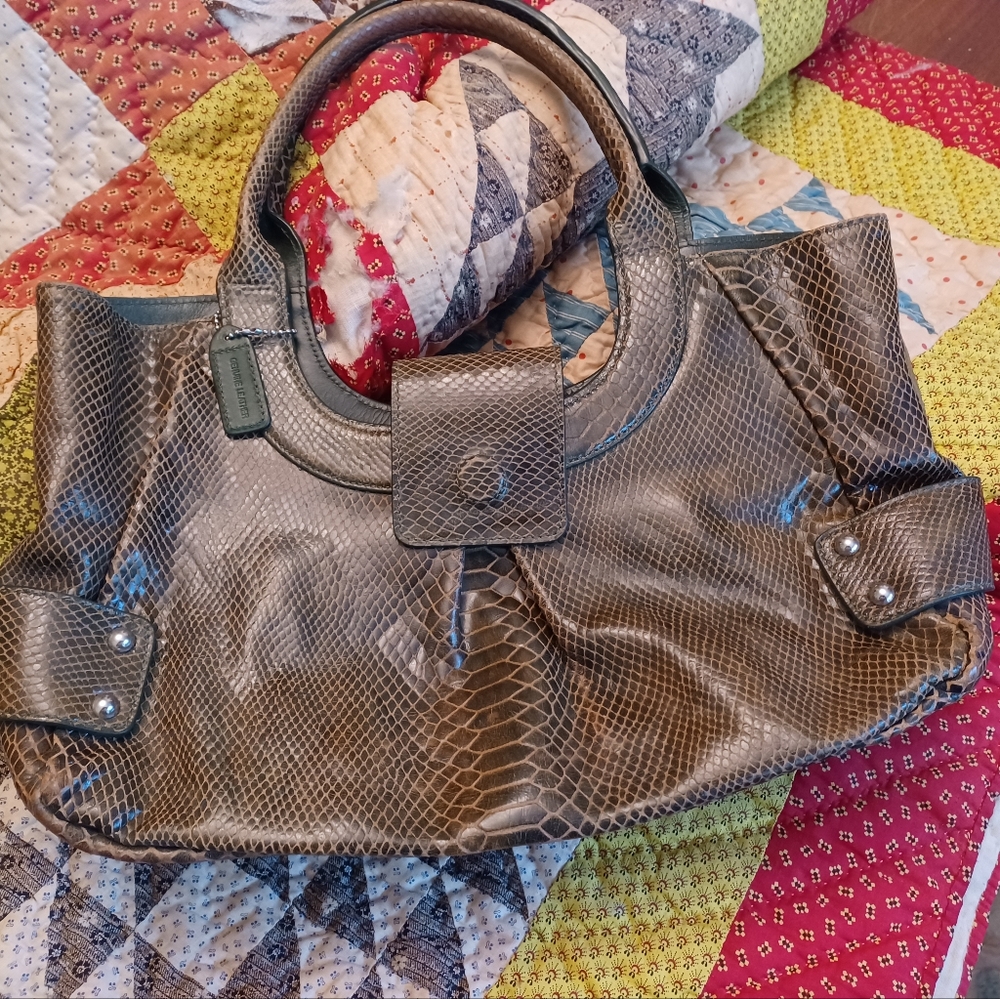 Green leather purse